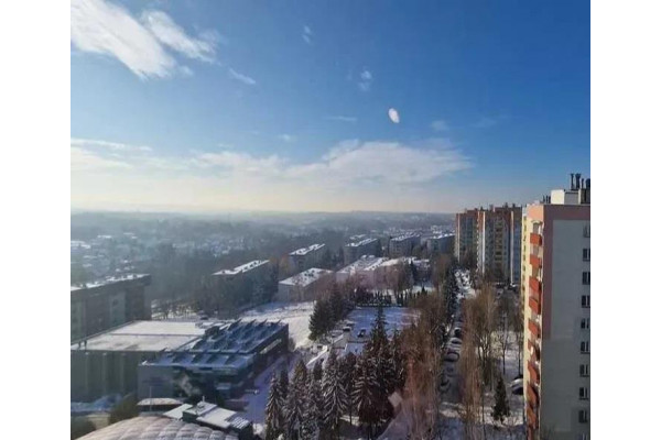Kraków, Podgórze Duchackie, Kurdwanów, Marii i Bolesława Wysłouchów, Mieszkanie na ostatnim piętrze; wspaniała panorama.